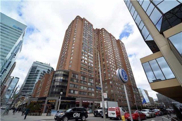 404 - 633 Bay St, Condo with 1 bedrooms, 1 bathrooms and 1 parking in Toronto ON | Image 1