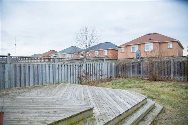 3893 Manatee Way, House semidetached with 3 bedrooms, 4 bathrooms and 1 parking in Mississauga ON | Image 3