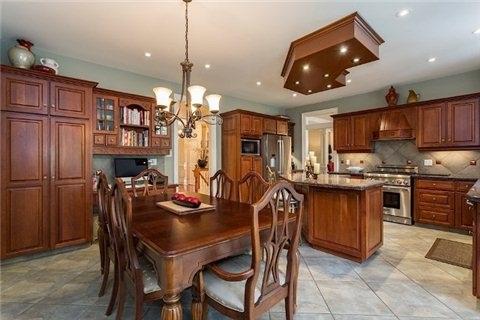 1013 Dell Crt, House detached with 4 bedrooms, 4 bathrooms and 4 parking in Burlington ON | Image 4