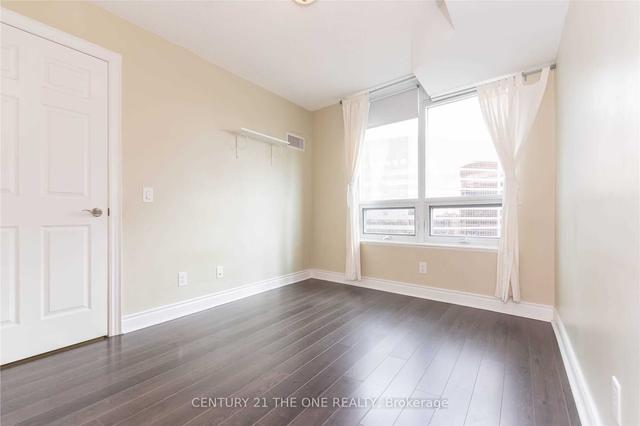 2224 - 25 Greenview Ave, Condo with 1 bedrooms, 1 bathrooms and 1 parking in Toronto ON | Image 4