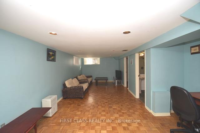 180 Cocksfield Ave, House detached with 3 bedrooms, 2 bathrooms and 8 parking in Toronto ON | Image 14