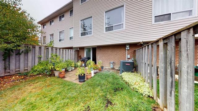 60 Franklin Crt, Townhouse with 3 bedrooms, 2 bathrooms and 2 parking in Brampton ON | Image 7