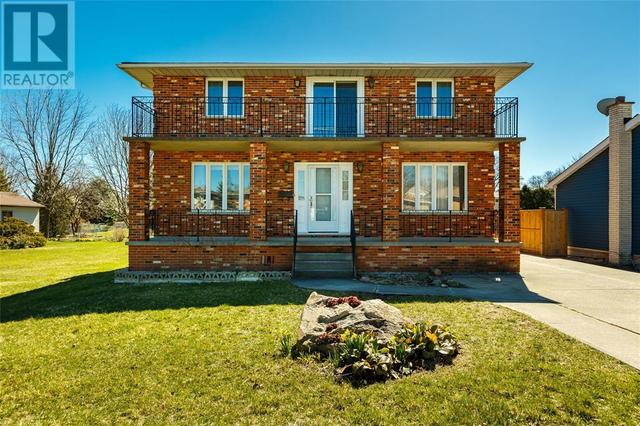 873 Maxwell Street, House detached with 4 bedrooms, 3 bathrooms and null parking in Sarnia ON | Image 1