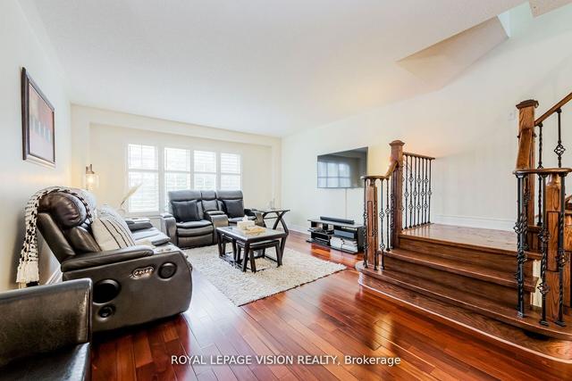 53 Hobson Ave E, House attached with 3 bedrooms, 4 bathrooms and 2 parking in Toronto ON | Image 22