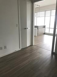 2202 - 1 Bloor St E, Condo with 1 bedrooms, 1 bathrooms and 0 parking in Toronto ON | Image 11