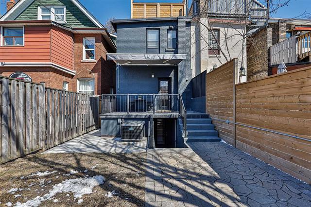 236 Grace St, House semidetached with 5 bedrooms, 5 bathrooms and 2 parking in Toronto ON | Image 33