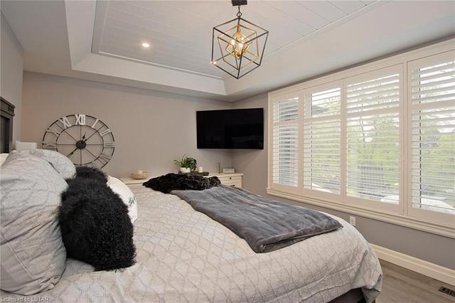 10156 Merrywood Drive, House detached with 4 bedrooms, 3 bathrooms and 11 parking in Lambton Shores ON | Image 17