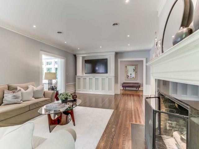 52 Castle Frank Cres, House detached with 4 bedrooms, 4 bathrooms and 7 parking in Toronto ON | Image 38