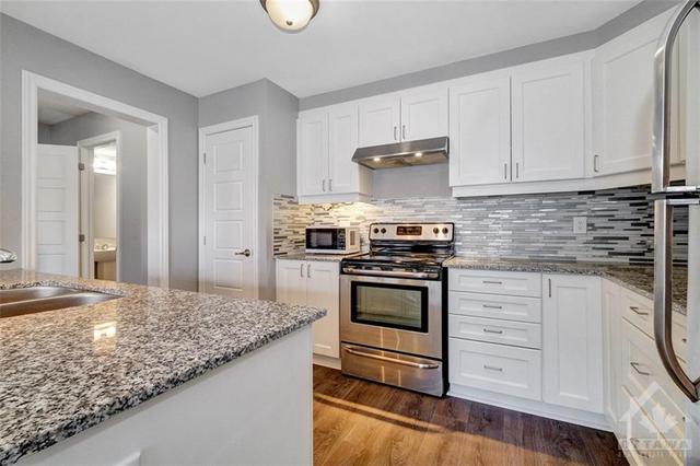 103 Helenium Lane, Townhouse with 2 bedrooms, 3 bathrooms and 3 parking in Ottawa ON | Image 11