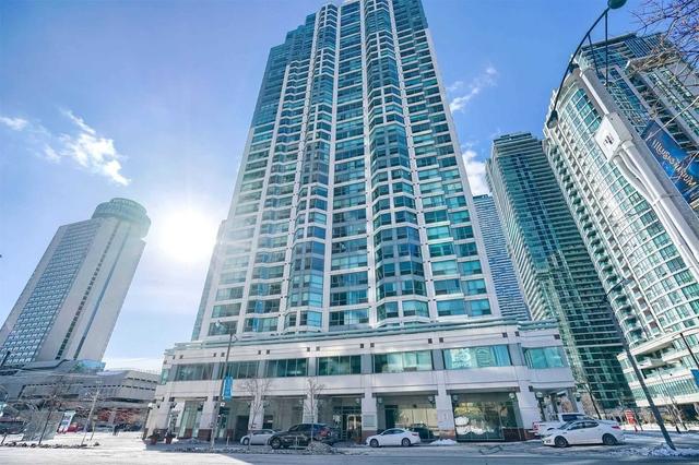 1904 - 10 Yonge St, Condo with 2 bedrooms, 2 bathrooms and 1 parking in Toronto ON | Image 12