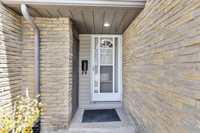 225 Deveron Cres, Townhouse with 3 bedrooms, 2 bathrooms and 2 parking in London ON | Image 23