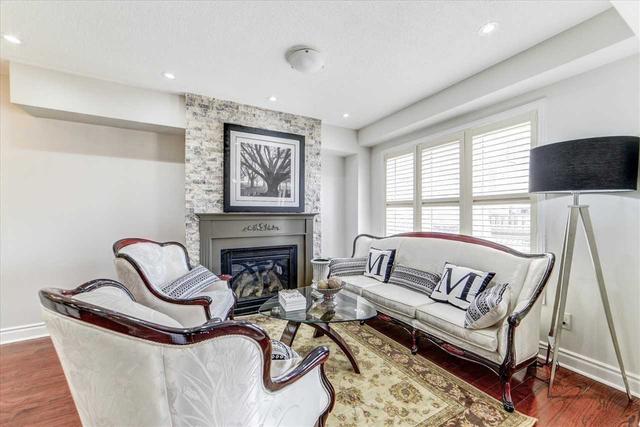 9 Rivitt Pl, House attached with 3 bedrooms, 3 bathrooms and 4 parking in Toronto ON | Image 32