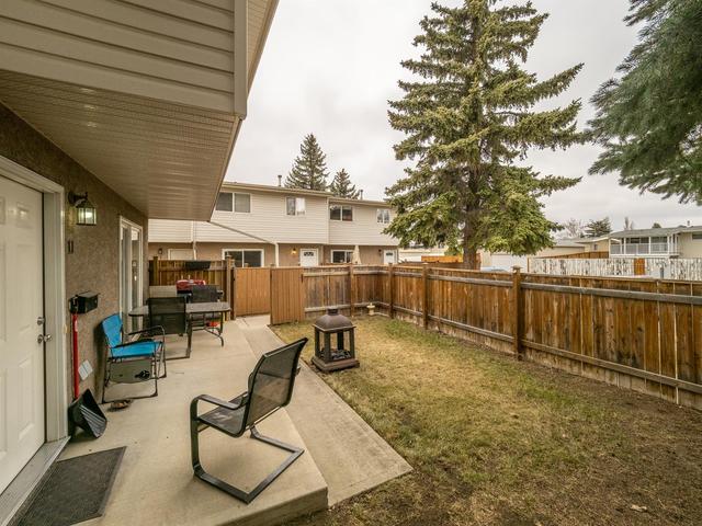 11 - 1915 18 Avenue N, Home with 3 bedrooms, 1 bathrooms and 2 parking in Lethbridge AB | Image 26