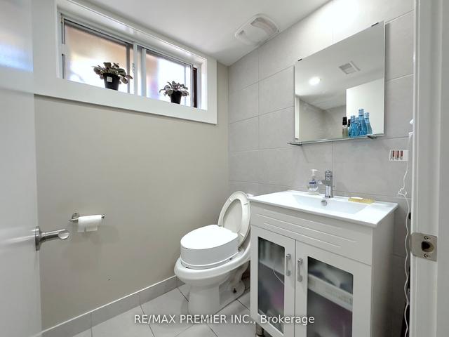 74 Riverhead Dr, House detached with 3 bedrooms, 2 bathrooms and 5 parking in Toronto ON | Image 15