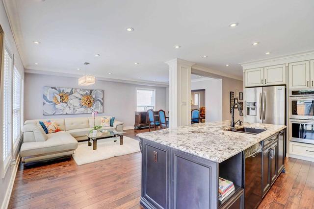 311 Forest Run Blvd, House detached with 4 bedrooms, 4 bathrooms and 5 parking in Vaughan ON | Image 6
