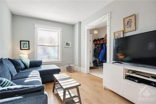 29 Adelaide Street, Townhouse with 3 bedrooms, 2 bathrooms and null parking in Ottawa ON | Image 7