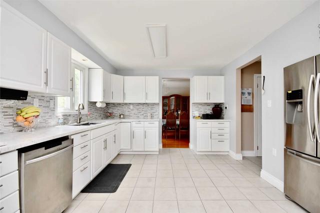 2055 Lilac Dr, House detached with 4 bedrooms, 4 bathrooms and 7 parking in Innisfil ON | Image 3