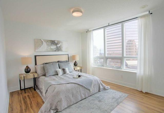 1126 - 25 Greenview Ave, Condo with 3 bedrooms, 2 bathrooms and 1 parking in Toronto ON | Image 6