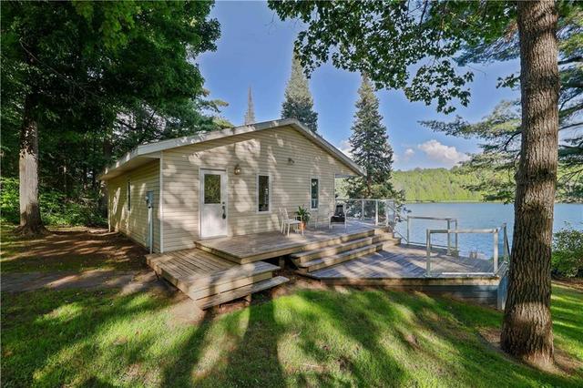 3645 Calabogie Road, House detached with 3 bedrooms, 2 bathrooms and 3 parking in Greater Madawaska ON | Image 1