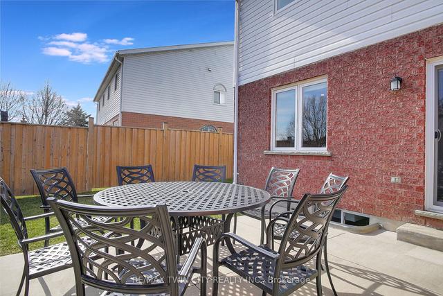 545b Old Abbey Crt, House semidetached with 3 bedrooms, 3 bathrooms and 3 parking in Waterloo ON | Image 24