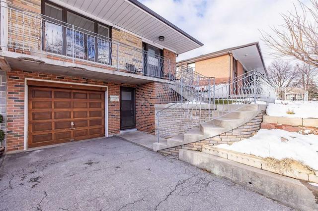4 Grenadine Crt, House semidetached with 4 bedrooms, 3 bathrooms and 3 parking in Toronto ON | Image 12