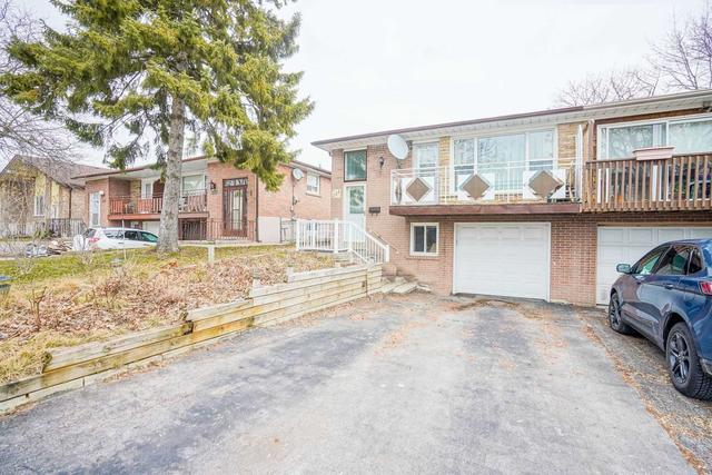 upper - 225 Pineway Blvd, House semidetached with 3 bedrooms, 1 bathrooms and 2 parking in Toronto ON | Image 1