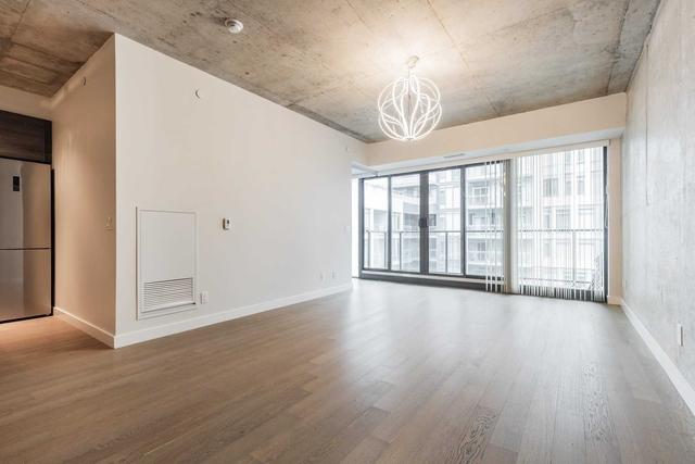 1010 - 111 Bathurst St, Condo with 2 bedrooms, 1 bathrooms and 1 parking in Toronto ON | Image 14