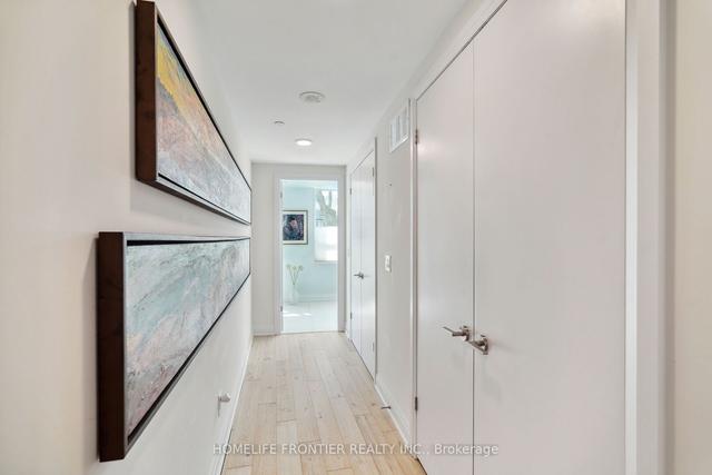 221 Duplex Ave, Townhouse with 3 bedrooms, 4 bathrooms and 2 parking in Toronto ON | Image 14