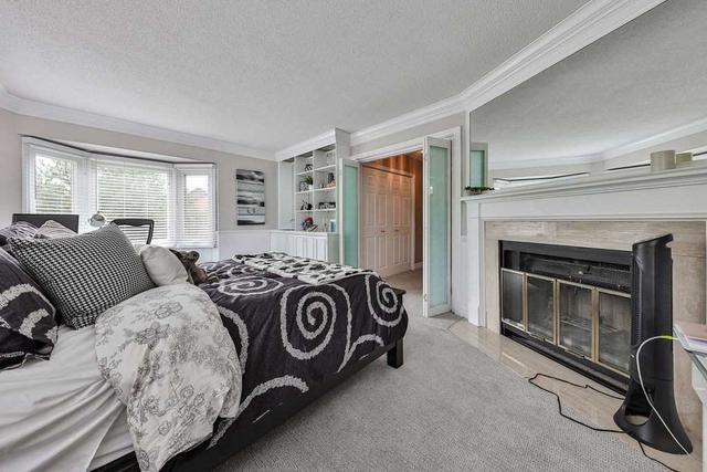 46 Tradewind Dr, House attached with 3 bedrooms, 3 bathrooms and 4 parking in Oakville ON | Image 9