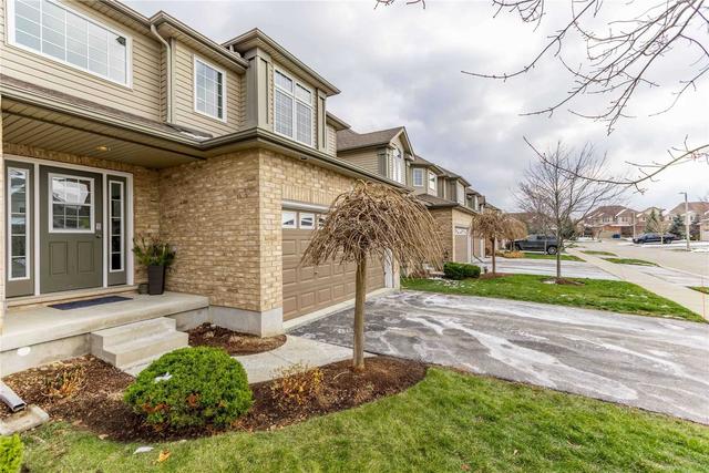 62 Walker Way, Townhouse with 3 bedrooms, 4 bathrooms and 4 parking in Guelph ON | Image 12