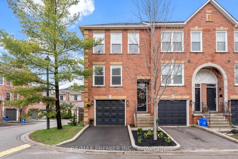 46 Wyatt Lane, Townhouse with 3 bedrooms, 2 bathrooms and 2 parking in Aurora ON | Card Image