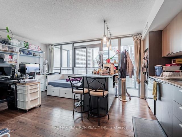 1210 - 110 Charles St E, Condo with 1 bedrooms, 1 bathrooms and 0 parking in Toronto ON | Image 24