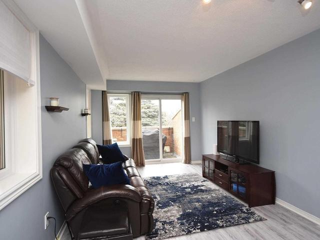 308 - 60 Barondale Dr, Townhouse with 3 bedrooms, 2 bathrooms and 2 parking in Mississauga ON | Image 3