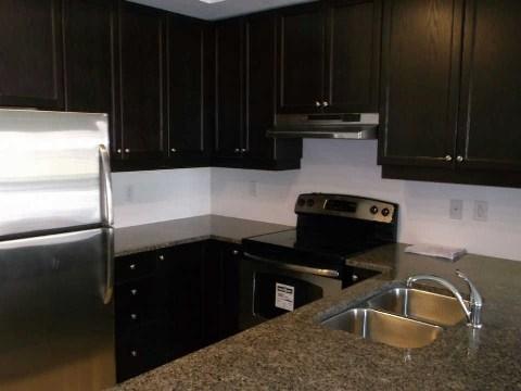 227 - 570 Lolita Gdns, Condo with 1 bedrooms, 1 bathrooms and 1 parking in Mississauga ON | Image 5