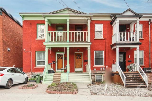 29 Adelaide Street, Townhouse with 3 bedrooms, 2 bathrooms and null parking in Ottawa ON | Image 1