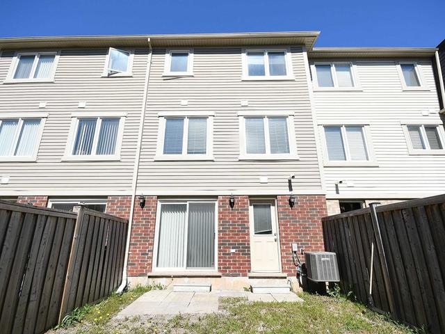 7 Signature Lane, House attached with 3 bedrooms, 3 bathrooms and 3 parking in Brampton ON | Image 22