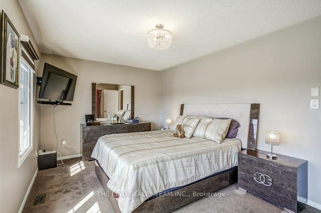 45 Sandlewood Crt, Townhouse with 3 bedrooms, 3 bathrooms and 2 parking in Aurora ON | Image 15