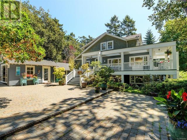 2937 Tudor Ave, House detached with 4 bedrooms, 5 bathrooms and 4 parking in Saanich BC | Image 57