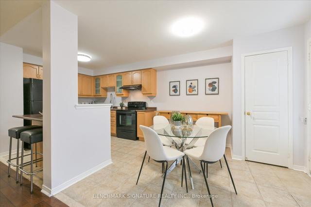 29 Staynor Cres, House attached with 3 bedrooms, 3 bathrooms and 3 parking in Markham ON | Image 3