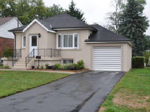 44 Muir Dr, House detached with 3 bedrooms, 3 bathrooms and 1 parking in Toronto ON | Image 1