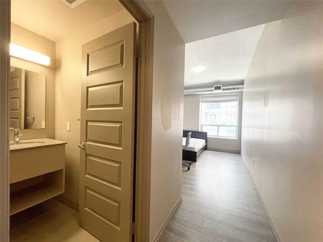 903 - 8 Hickory St W, Condo with 5 bedrooms, 5 bathrooms and 0 parking in Waterloo ON | Image 7