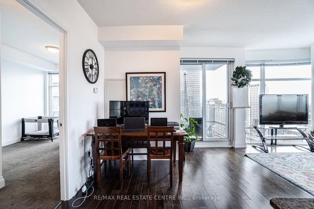3711 - 2191 Yonge St, Condo with 2 bedrooms, 3 bathrooms and 1 parking in Toronto ON | Image 27