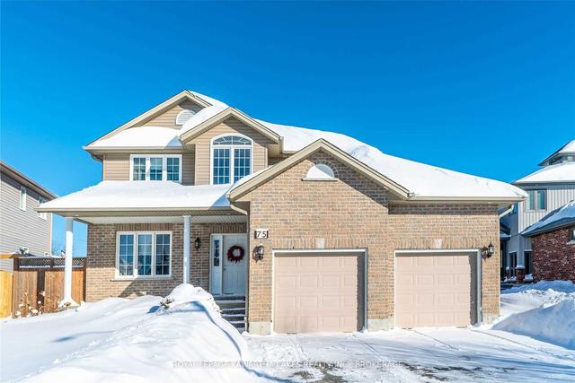 75 Springdale Dr, House detached with 3 bedrooms, 3 bathrooms and 6 parking in Kawartha Lakes ON | Image 1
