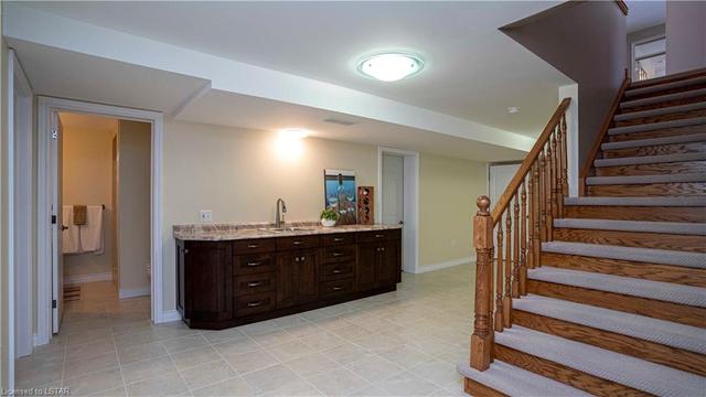 2092 Clarence Street, House detached with 4 bedrooms, 3 bathrooms and null parking in Sarnia ON | Image 32