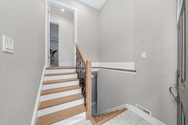 9 Dunreo Dr, House detached with 3 bedrooms, 2 bathrooms and 6 parking in Toronto ON | Image 26