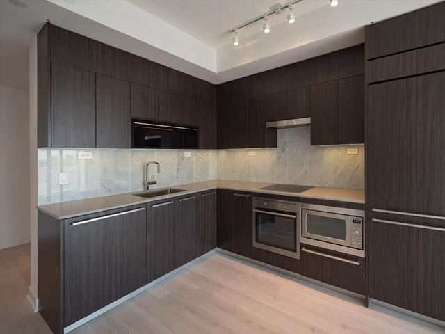 3101 - 70 Queens Wharf Rd, Condo with 1 bedrooms, 1 bathrooms and 1 parking in Toronto ON | Image 2