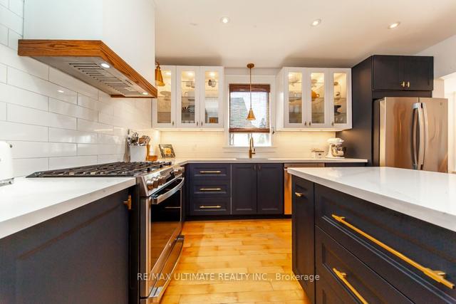 56 Thirty Third St, House detached with 5 bedrooms, 3 bathrooms and 6 parking in Toronto ON | Image 11