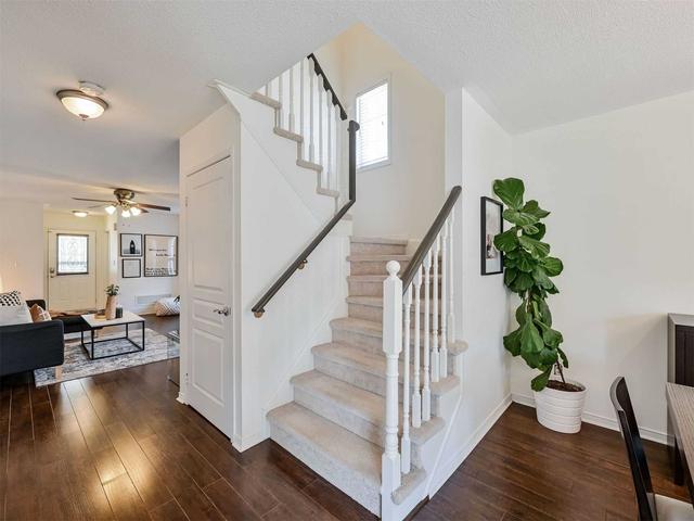 2310 Saddlecreek Cres, House semidetached with 4 bedrooms, 3 bathrooms and 2 parking in Oakville ON | Image 8