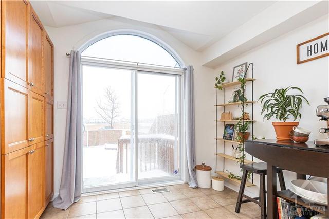 1092 Candlewood Street, Townhouse with 3 bedrooms, 3 bathrooms and 3 parking in Ottawa ON | Image 10