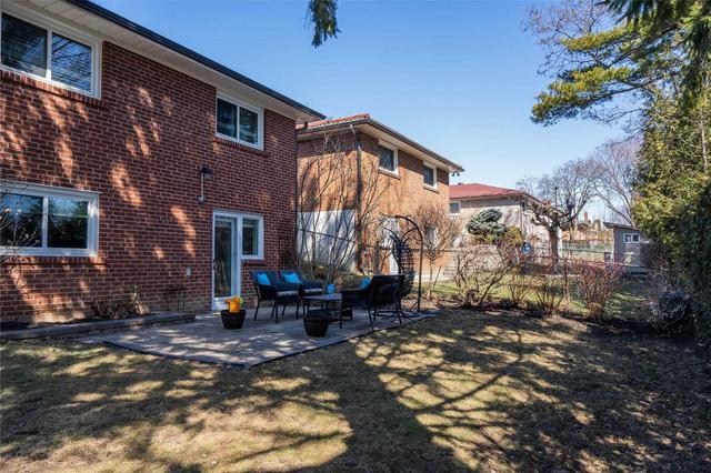 33 Fulbert Cres, House detached with 3 bedrooms, 3 bathrooms and 4 parking in Toronto ON | Image 28